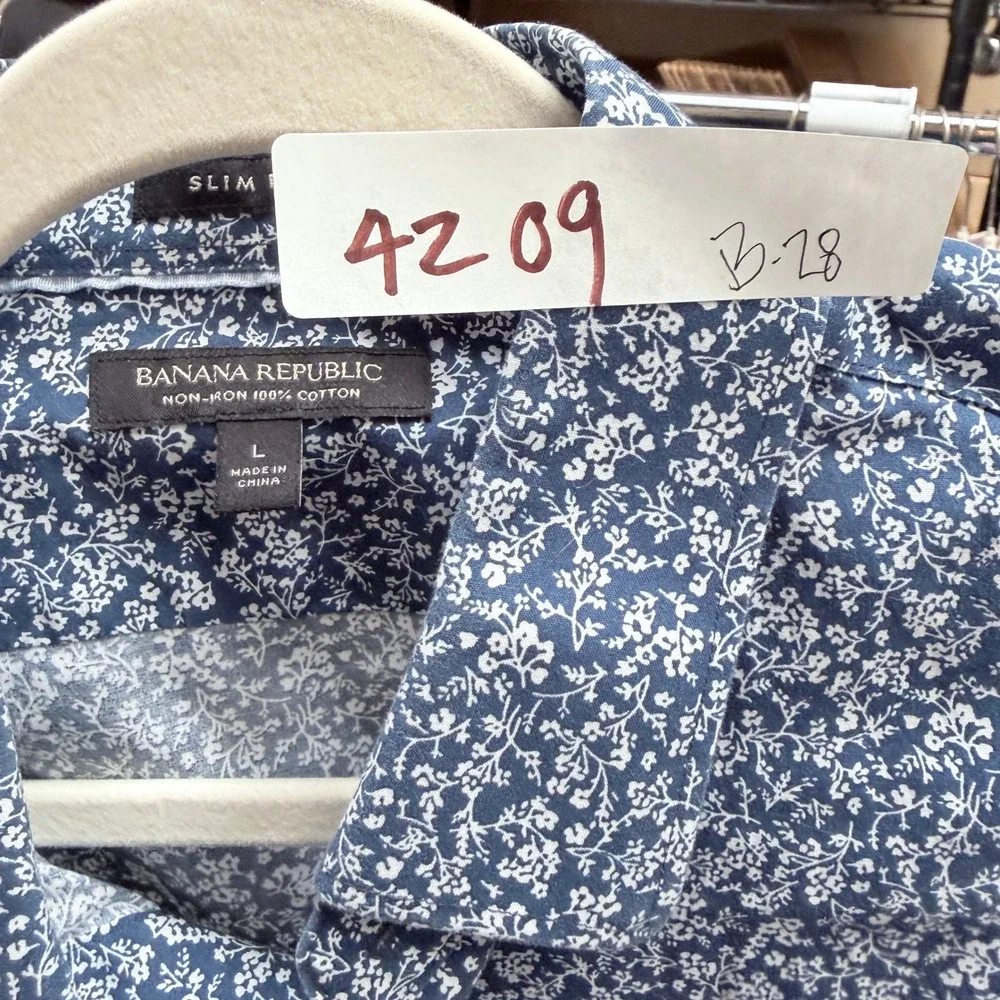 Banana Republic Button Down Mens L Blue Floral Untucked Fit Slim Fit Shirt